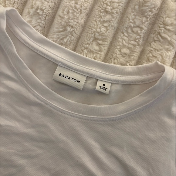Aritzia T shirt - Picture 2 of 2